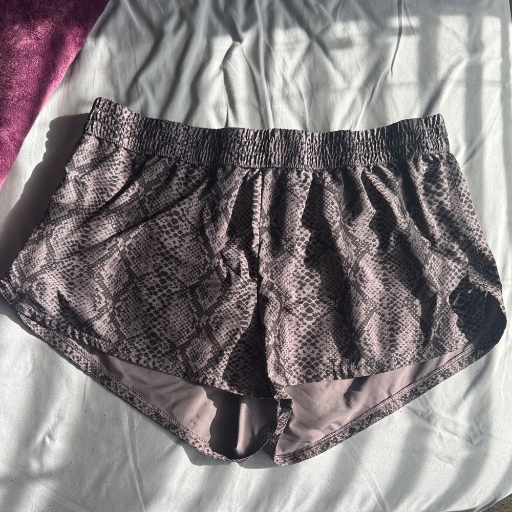 DSG Women's Gray Snake Print Pajama Shorts